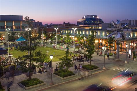 CF Shops at Don Mills Stores 